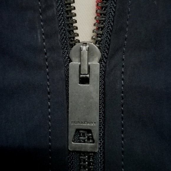 ❌. SOLD ❌. Burberry Rain Coat Sz M. Black Color. - Picture 6 of 10